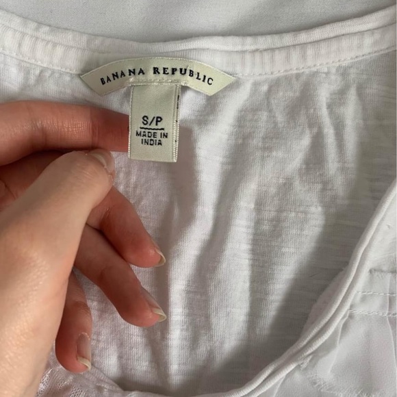 Banana Republic white design shirt - Picture 2 of 2